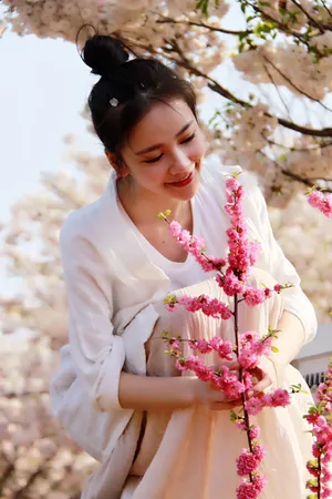 罗米清纯写真图片
