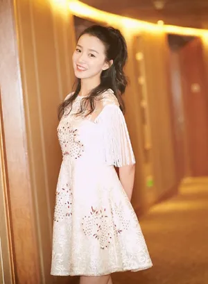 姜瑞佳甜美优雅活动照高清图片_3