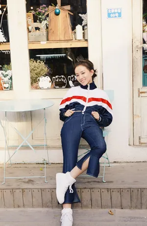 姜瑞佳清纯甜美时尚写真高清图片_2