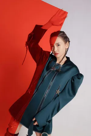 于文文冷艳时尚杂志写真图片_8