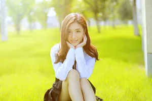 朱庭辰学院风唯美写真