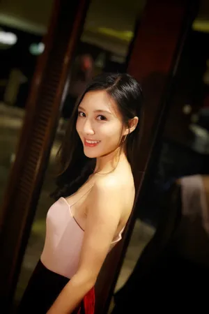朱庭辰性感活动照图片_4