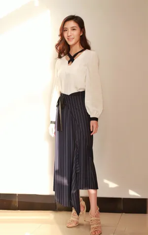 朱庭辰性感礼服图片