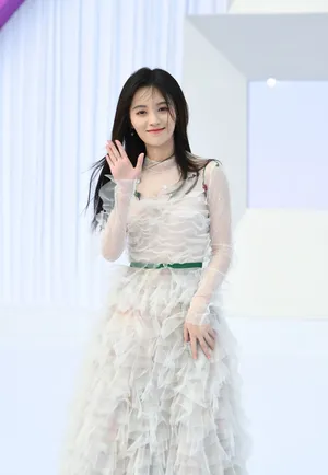 鞠婧祎活动照性感图片_7