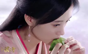 鞠婧祎图片