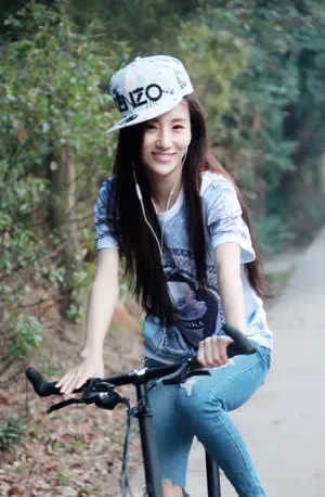 高洋休闲率性生活照图片_5