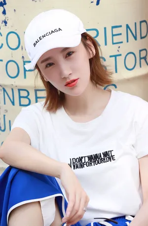 高洋清新简约夏日时尚街拍高清图片_7