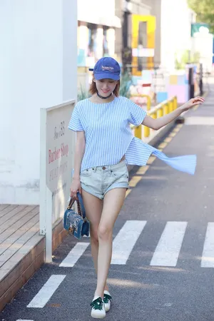 高洋清新简约夏日时尚街拍高清图片_8