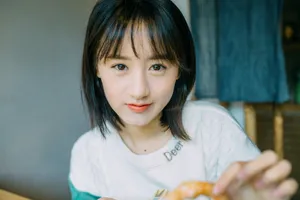 袁冰妍可爱甜美生活照图片_2