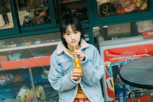 袁冰妍灵动俏皮时尚街拍图片_2