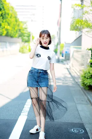 袁冰妍清新俏丽街拍图片_3