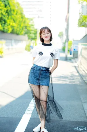 袁冰妍可爱街拍写真甜美迷人_3