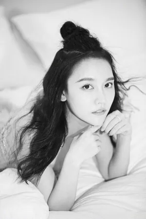 孙骁骁最新黑白写真高清图片_3