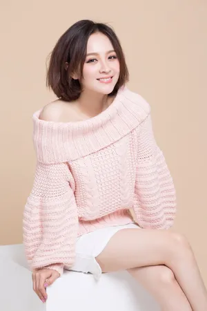 邓莎粉色毛衣恬静美艳写真图片_3