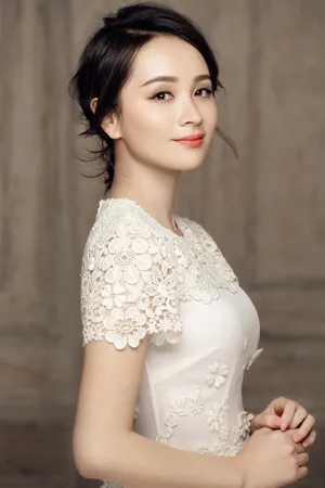 邓莎白裙温婉知性写真图片