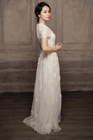 邓莎白裙温婉知性写真图片_2
