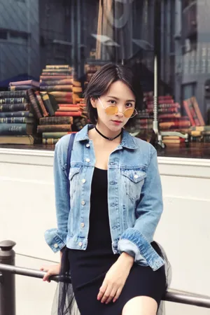 邓莎娇俏甜美街拍写真图片_2