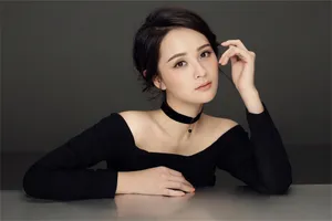 邓莎一字肩柔美写真图片_2