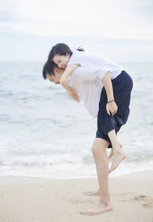 杨子珊吴中天甜蜜幸福照美图_4