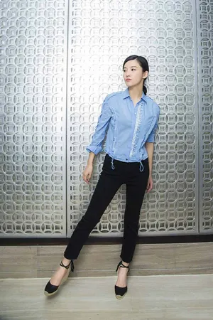 杨子珊时尚大方写真图片_4