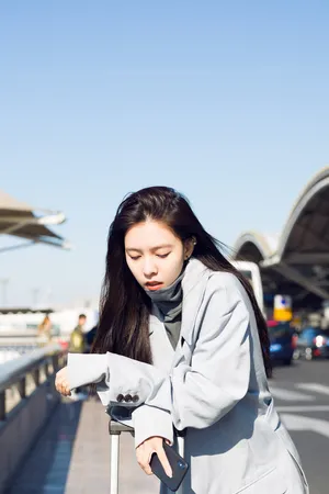 宋妍霏简约时尚街拍图片_8