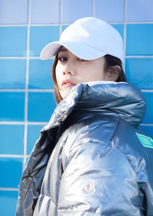 刘芸最新冬日街拍唯美性感写真图片