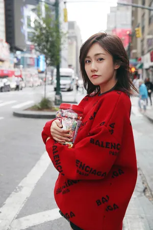 刘芸纽约街头长腿迷人街拍写真图片