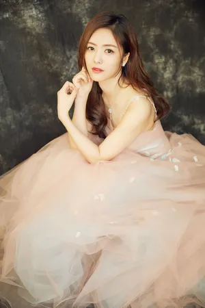 蔡文静仙气十足唯美迷人礼服写真图片_3