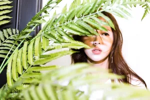 温心甜美街拍写真图片_1