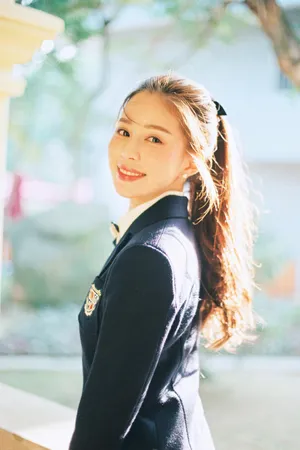 温心清纯学生制服街拍写真高清