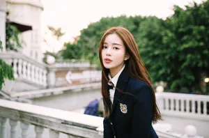 温心清纯学生制服街拍写真高清_4