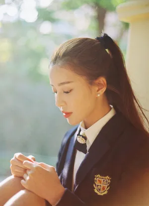 温心清纯学生制服街拍写真高清_6