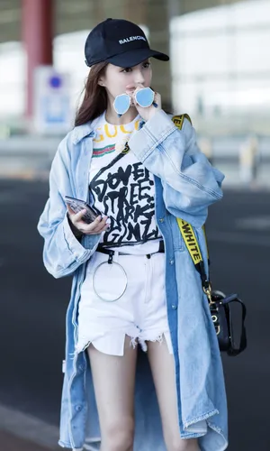 温心时尚简练机场俏皮写真图片_5