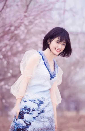 沈月清新甜美户外唯美写真图片_3
