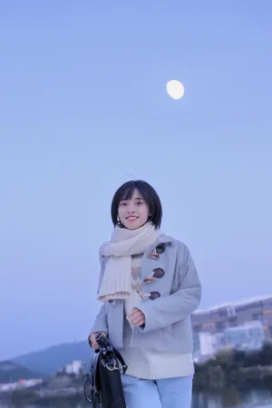 沈月写真：沈月冬日雪地唯美写真图片_8