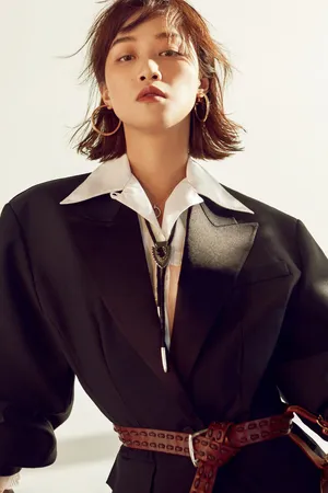 蓝盈莹西部牛仔杂志写真图片_4