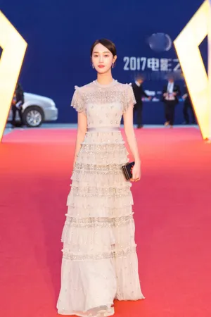 蓝盈莹长裙飘逸活动图片_2