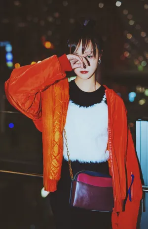 蓝盈莹夜色街拍图片_7