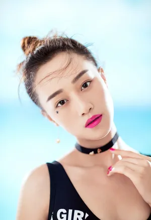 蓝盈莹微光杂志运动风写真图片_2