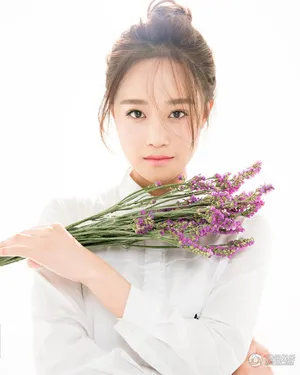 蓝盈莹曝清新写真演绎完美薄荷小姐