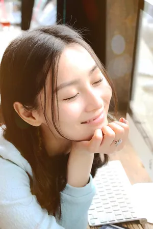 张维娜恬静文艺生活照高清图片_7