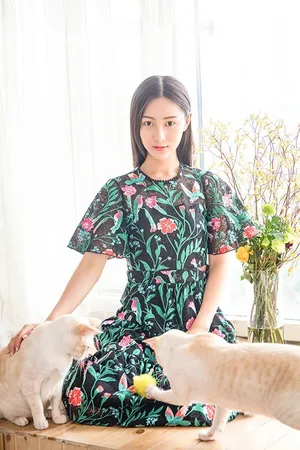 张维娜清新灵动迷人写真图片_5
