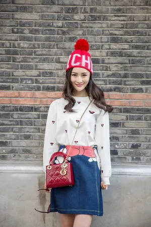 张维娜清新甜美时尚街拍图片_2