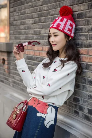 张维娜清新甜美时尚街拍图片_4