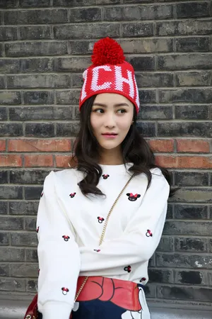 张维娜清新甜美时尚街拍图片_7