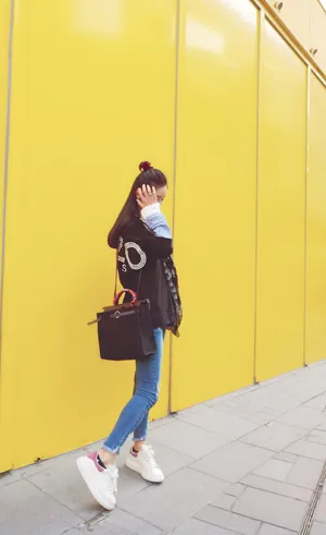 张维娜可爱俏皮生活照图片_5