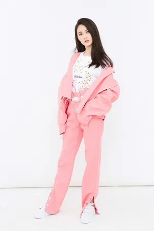 陈钰琪甜美清新粉色系写真图片_2