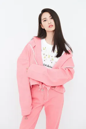陈钰琪甜美清新粉色系写真图片_3