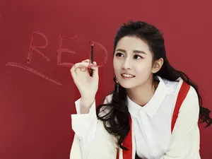 陈钰琪活泼俏皮时尚美妆写真图片
