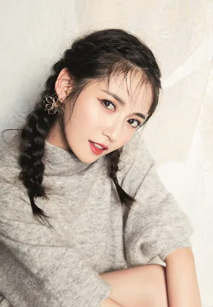 陈钰琪灵动俏皮美妆写真大片_3